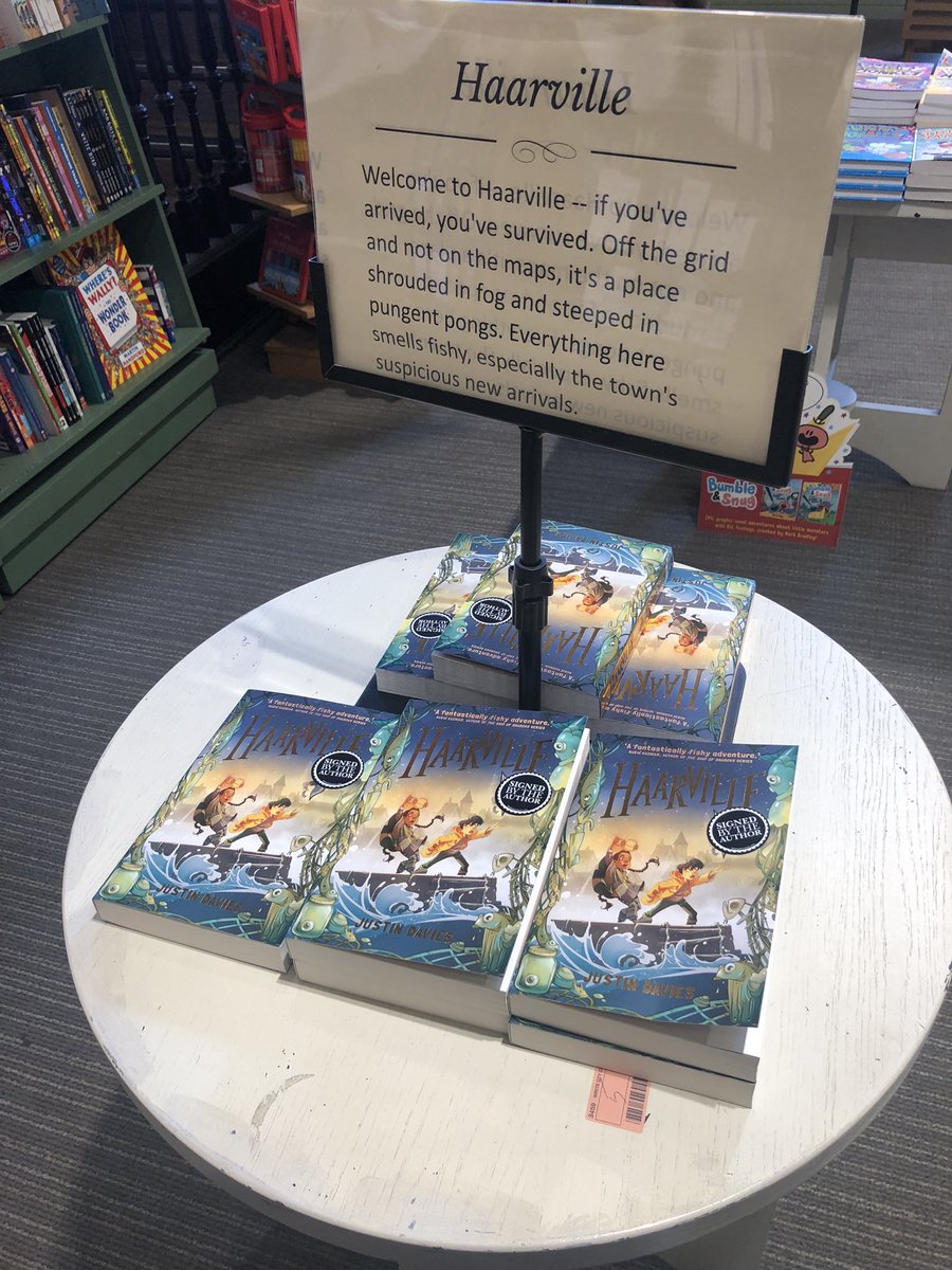 Karen_Harding's tweet photo. Spotted you on your very own table, in  Princes Street @Waterstones in Edinburgh , @flyingscribbler 💖 #haarville #bookshopping https://t.co/UCTlljHTyQ
