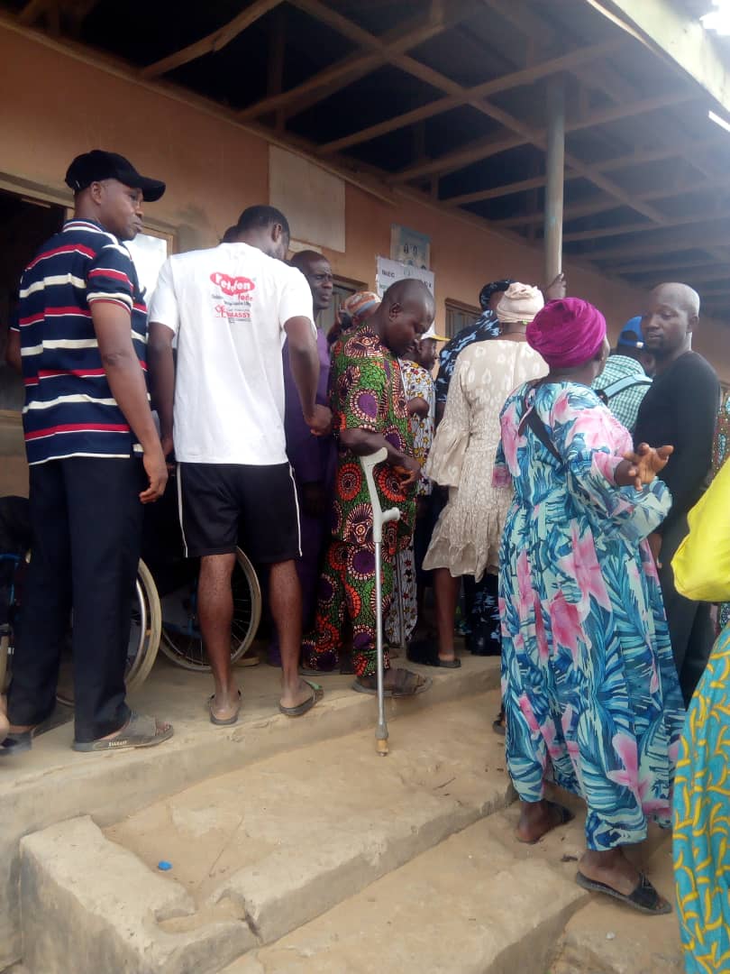 CCDNigeria's tweet photo. Persons with disabilities are always willing and ready to exercise their franchise. 

PWDs in their numbers across the country turned out to vote for the candidate their choice. 

However, @inecnigeria remove all barriers for improved participation of PWDs. 
#NigeriaElections2023 https://t.co/MTjv3UwEFz
