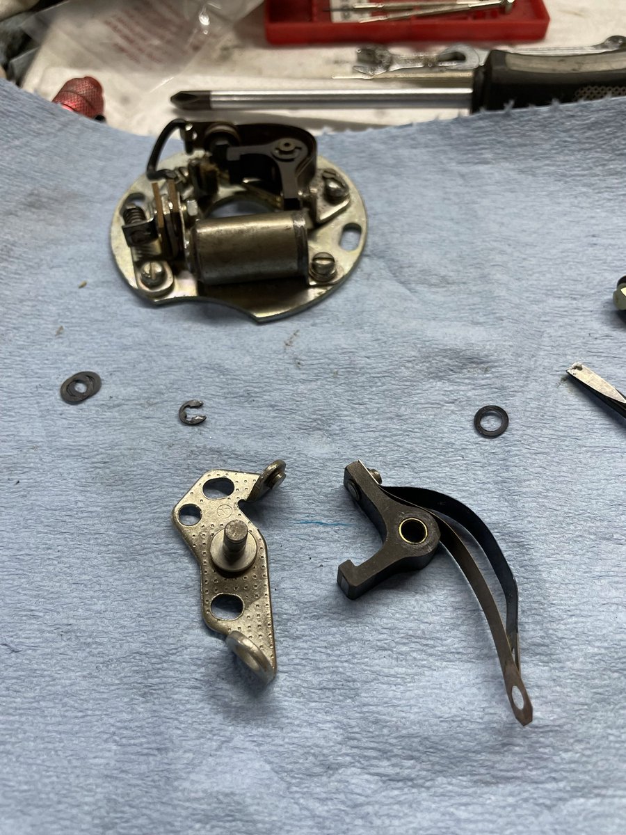 a7professor's tweet photo. #草ヒロベンスパは甦るのか？ #CB92
 予備ポイントアッセンに新品コンタクトブレーカーを組込む。 https://t.co/8KyIjN0ilV