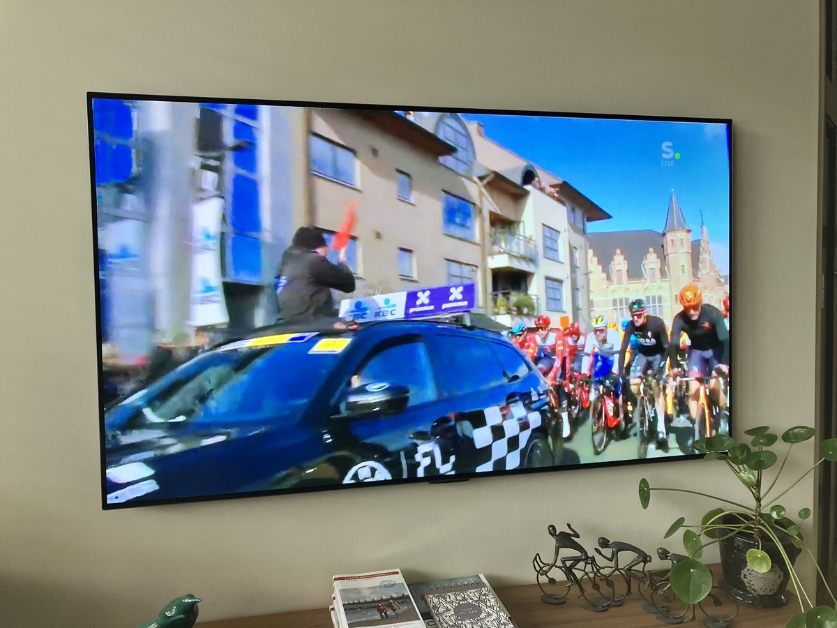 dickvanderplas's tweet image. Het is koers! #omloop