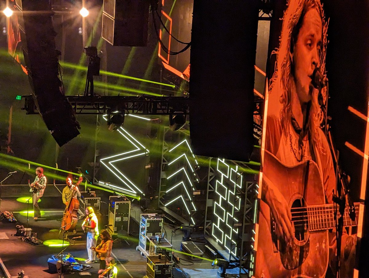 What a fantastic all class Jamgrass night in Nashville <a href="/BillyStrings/">Billy Strings</a> night 1 of the shows was awesome 🤙