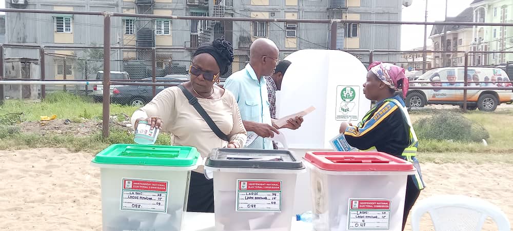 OmololaEssien's tweet photo. Civic responsibility done ✅
Polling Unit 048, Ward 04 …. LSDPC Estate, Ebute Metta, Lagos Mainland Local Government.
#TeamAsiwaju
#TeamAPC
#NigeriaElections2023
#BAT2023 https://t.co/9u6bVPdPUZ