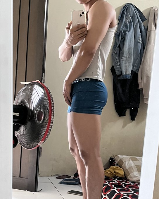 apakah itu olaf ?? ⚠️🤫 https://t.co/raki5ybWZY