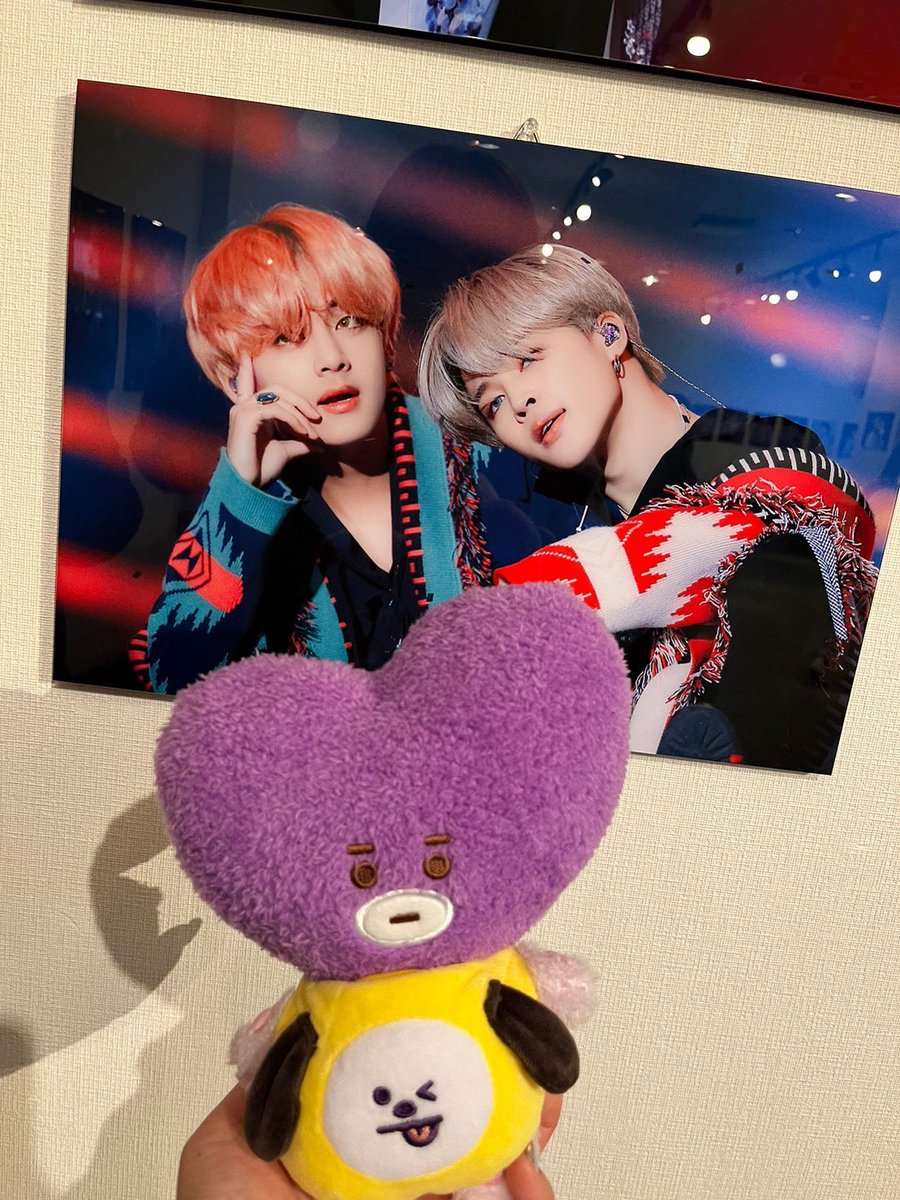 miiyu_0107's tweet image. マスターさんの展示会デビュー記念☺️
幸せすぎた〜🥹💜

BTS vocal line photo exhibition 
♡00:00 Zero o'clock ♡

2023.02.17
in 東京

ボーカルラインマスターさんの共同展示会🎤💗
@zero_oclock_jp #zerooclock #bts #ボーカルライン