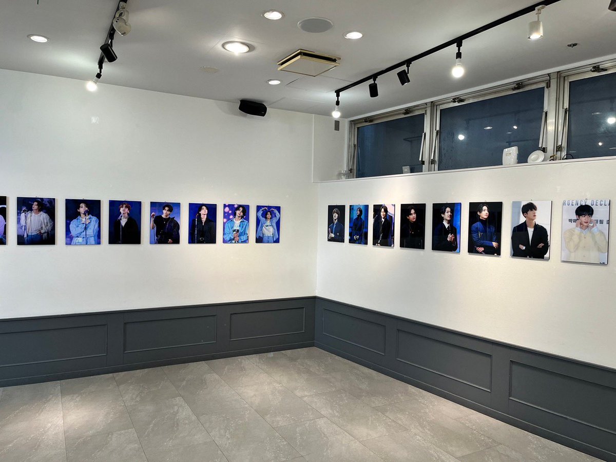 miiyu_0107's tweet image. マスターさんの展示会デビュー記念☺️
幸せすぎた〜🥹💜

BTS vocal line photo exhibition 
♡00:00 Zero o'clock ♡

2023.02.17
in 東京

ボーカルラインマスターさんの共同展示会🎤💗
@zero_oclock_jp #zerooclock #bts #ボーカルライン