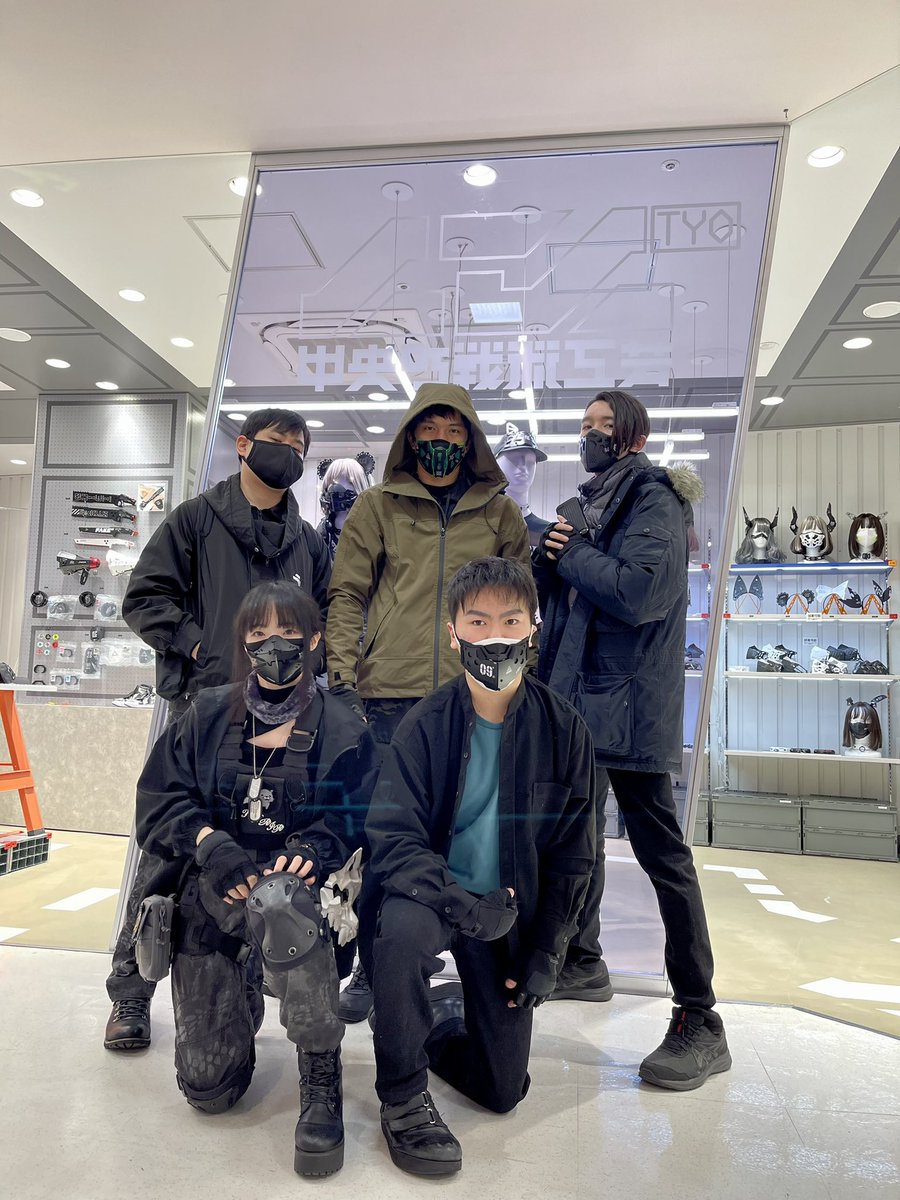 luchia's tweet photo. 今日はVRBOXのチームの方が遊びに来てくれました!
マスクの付け方とか創意工夫されていてこちらが勉強になりました!
ありがとうございましたー
@MASKEDGUNNER
#VRBOX https://t.co/p5sPgLVB34