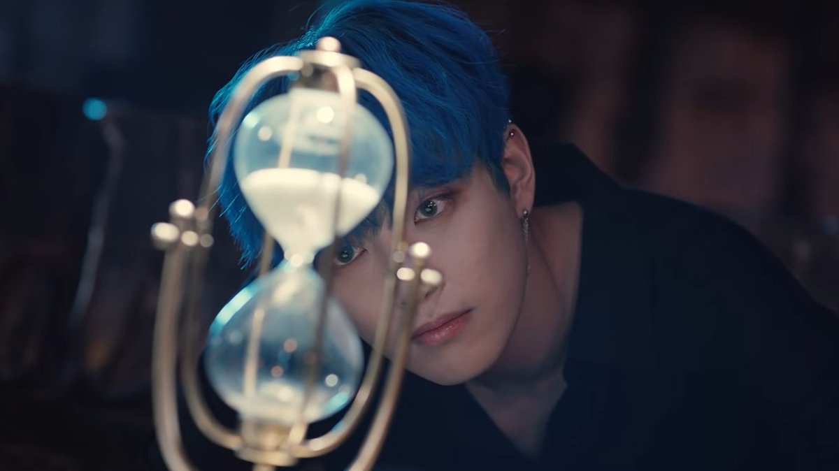 elasteezfiles's tweet image. they are communicating.....