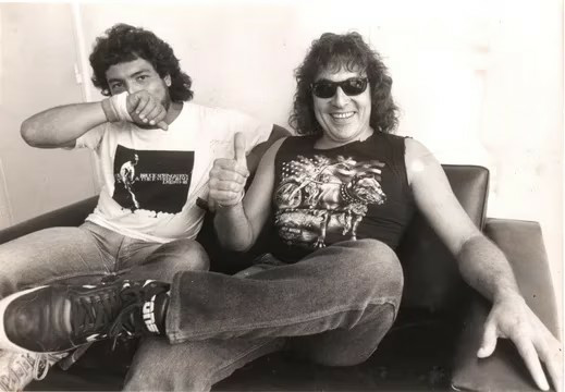 T80Rob13's tweet photo. Hace 18 años moría Pappo.
En la madrugada del 25 de febrero de 2005 dejaba esta vida el más grande guitarrista de rock que dio el sur del mundo, Norberto Napolitano, el Carpo, Pappo.
#Pappo
#ElCarpo
#Riff
#Pappo'sBlues
#LosGatos
#Aeroblus
#Engranaje
#LosAbuelosDeLaNada https://t.co/1MWjViMQnZ