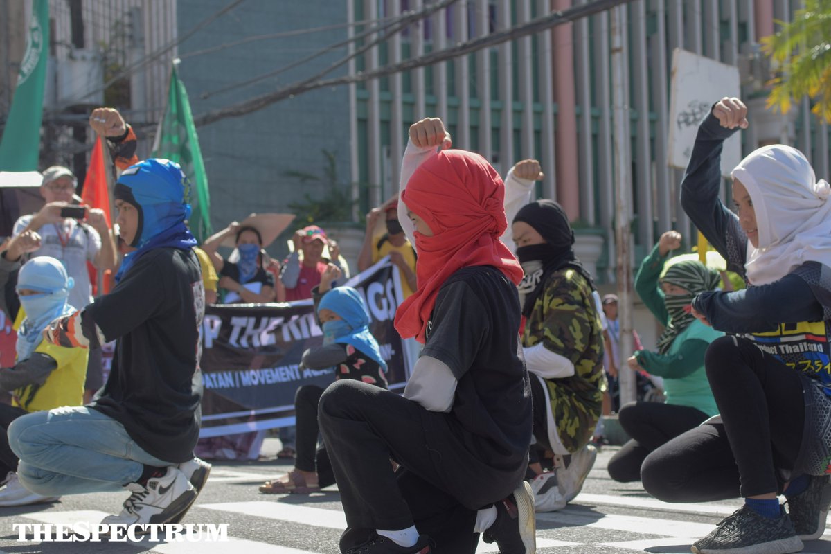 TheSpectrumUSLS's tweet photo. In commemoration of the 37th EDSA People Power Revolution Anniversary, progressive groups led by BAYAN Negros held a multi-sectoral protest to call for justice for Martial Law victims and condemn the Marcos Sr. dictatorship at the Fountain of Justice, Feb. 25. https://t.co/FDfPOM2qyT