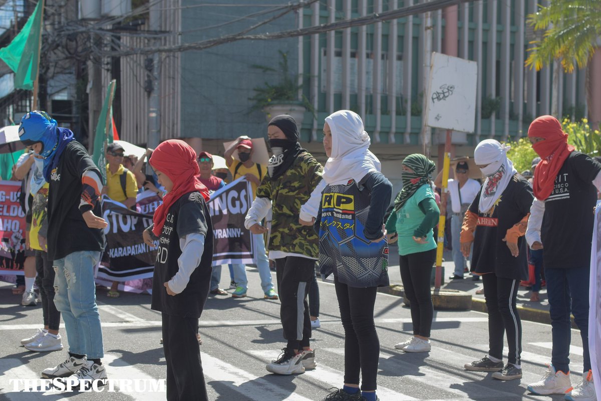TheSpectrumUSLS's tweet photo. In commemoration of the 37th EDSA People Power Revolution Anniversary, progressive groups led by BAYAN Negros held a multi-sectoral protest to call for justice for Martial Law victims and condemn the Marcos Sr. dictatorship at the Fountain of Justice, Feb. 25. https://t.co/FDfPOM2qyT