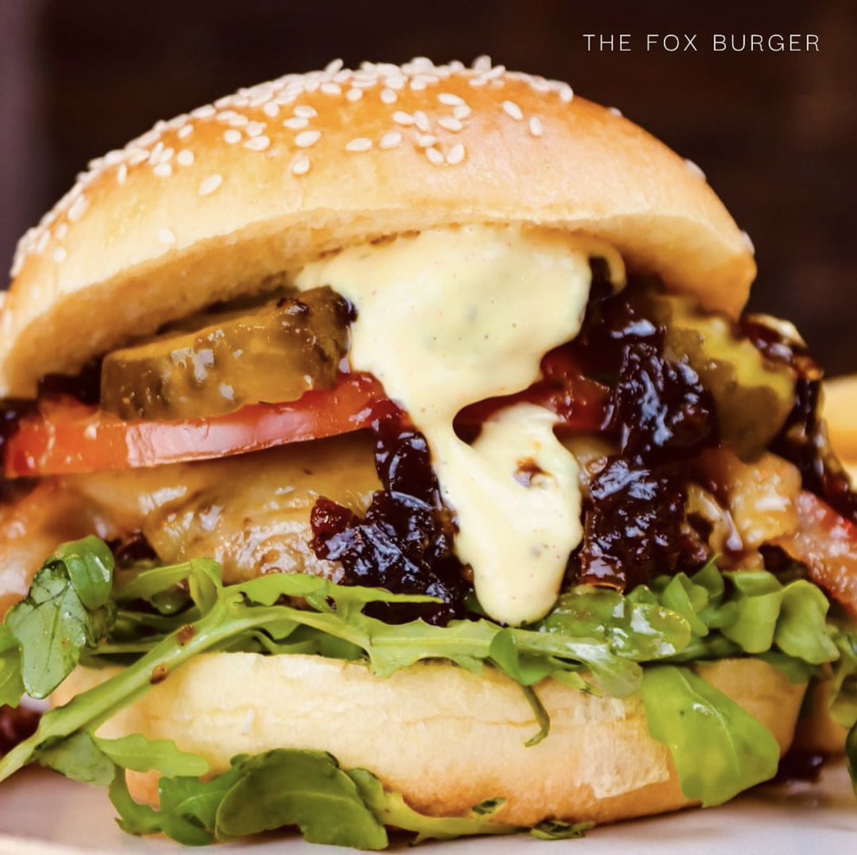 friendlyfoxpub's tweet photo. Our Fox Burger🤤, serving from 12pm today🍔
Join us for the rugby & live music from the Bellagio Boys, 9pm tonight🕺🏼🕺🏼🕺🏼🎙️
#thefriendlyfox #friendlyfox #thefox #bassaleg #newport #wales #sixnations #rugby #welshrugby #food #drinks #saturday #livemusic #music #band #seeyousoon https://t.co/ROtkj73lvo