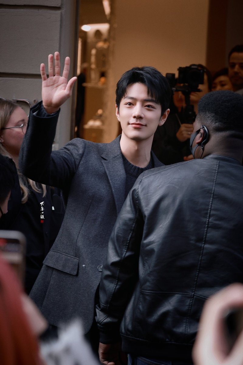1000cr's tweet photo. 230225 米兰 TODS 探店 밀라노 TODS 매장 방문
Tod‘s 探店
https://t.co/s4ENZgTiwF

cr.不要回头·肖战 

#XiaoZhan #肖战 https://t.co/cOrPPgGIDC