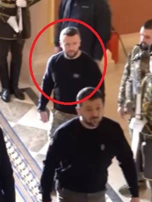 vegastarr's tweet image. 👀👀😁🍿🥤