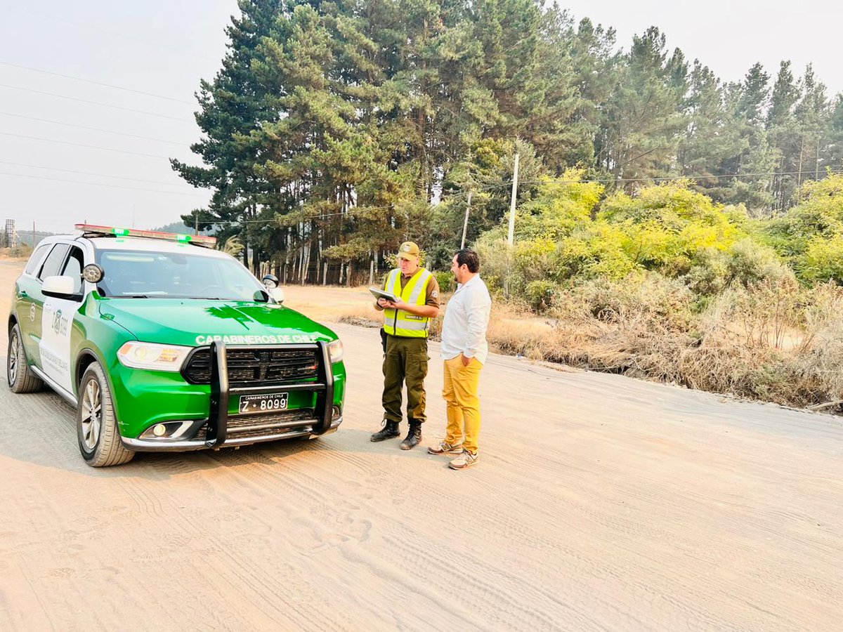 CarabBioBio's tweet image. #Coronel: Carabineros de la Oficina de Integración Comunitaria de la Subcomisaria #Lagunillas, entregan recomendaciones  preventivas  en el sector rural, para evitar incendios forestales en sus viviendas y entorno
