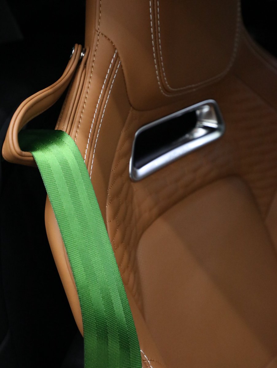 dluxeuae's tweet photo. Enjoy a luxurious ride with smooth leather, precise stitching, and modern touches - all designed to make your journey more enjoyable💚🧡

For Inquiries - Bookings
📞056-3570000
📍Dubai - Nad Al Hamar

#jaguar #upholstery #work #leather #Dluxe  #Dubai  #dluxe #carcare #onestopshop https://t.co/8bfas5GP2u