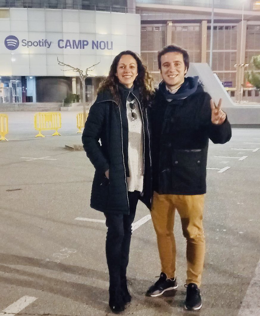 Ayer tuve el placer de compartir conversación con <a href="/FCollizzolli/">Fernando Collizzolli</a>, responsable de Internacional con <a href="/mayrasmendoza/">Mayra Mendoza ☀️</a> , <a href="/la_campora/">La Cámpora</a>. Intercambiamos opinión política de España y Argentina y, como no, una visita futbolera al <a href="/CampNou_IG/">Camp Nou FCB</a>