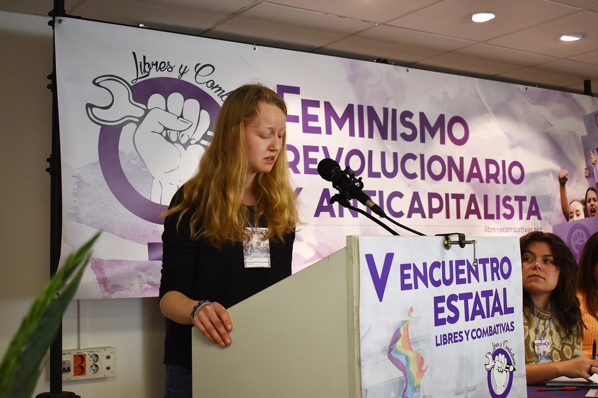LibrsyCombativs's tweet photo. Tenemos la suerte de contar con la participación de la compañera Jarla Sgries, militante de #Offensiv en Hamburgo, que nos trae un saludo revolucionario desde Alemania y desmonta el mito de la supuesta "feminista Europa".
En todos los países, organizadas contra el patriarcado 👏🏾 https://t.co/p02aiAY9pq