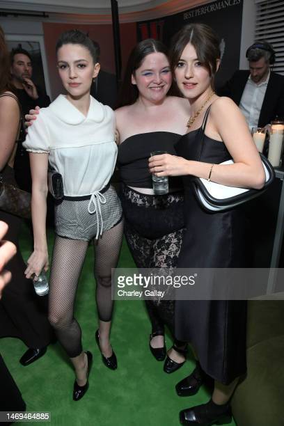 ehfilesmidia's tweet photo. 📸  Ella Hunt and Daisy Edgar-Jones alongside Kaitlyn Dever, the “W Magazine Editor” in Chief Sara Moonves and Megan Salter last night in LA!

credits: gettyimages; https://t.co/FftA5EeMr0