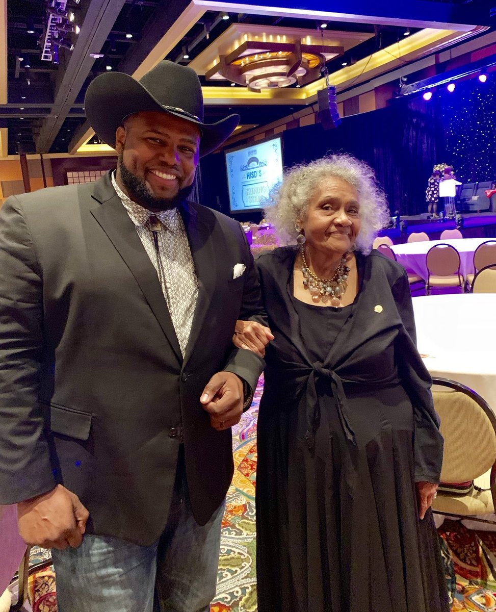 Four years ago, I enjoyed Meeting and speaking with <a href="/HoustonISD/">Houston ISD</a>’s longest-serving teacher. A few years later, she's still going strong in her 64th year as a classroom teacher. Dr. Johnnie Carter is a remarkable educator. abc11.com/dr-johnnie-car…