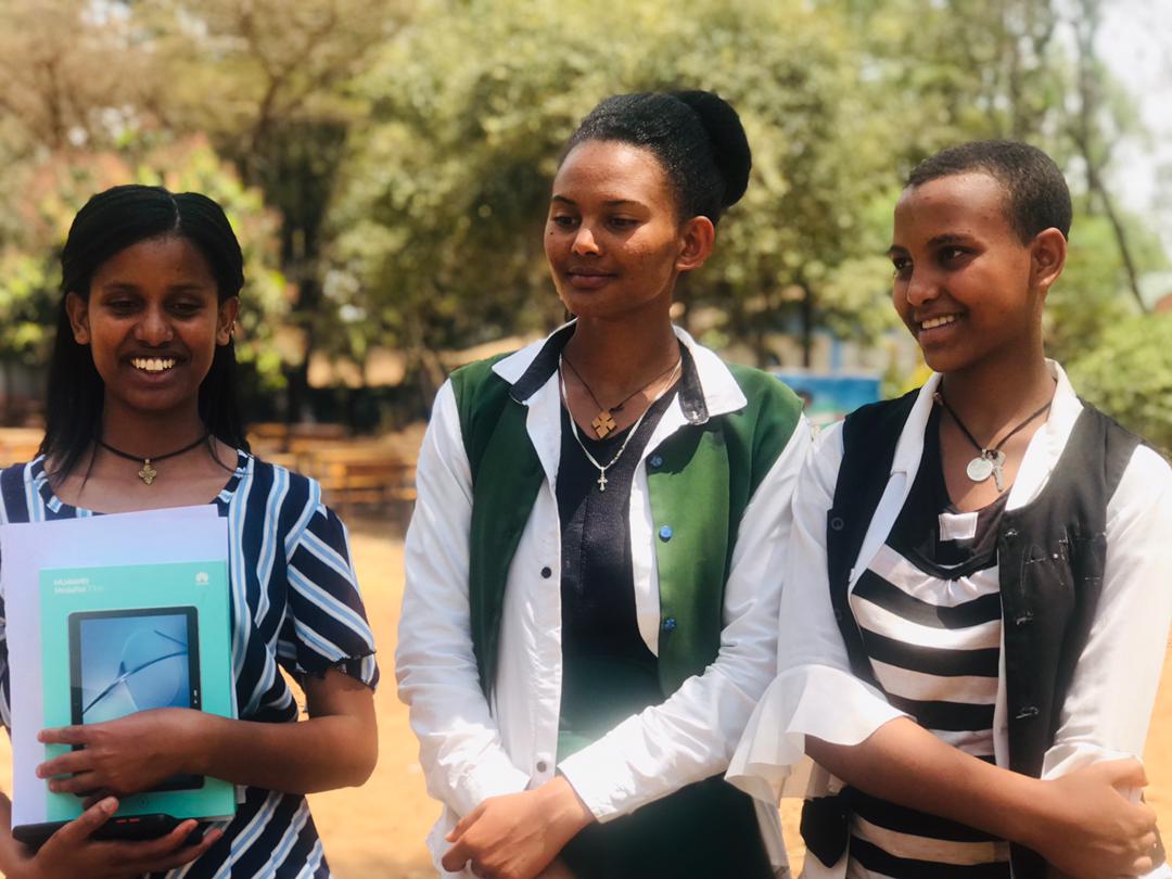 YeshigetaG's tweet photo. SEE-Ethiopia has conducted its first academic excellence award ceremony for top performing highschool students

Award included one male &amp; female top scorers joining universities, each earning special prizes from members of SEE Ethiopia
Join us in supporting students
#SEE_Ethiopia https://t.co/O4SMZB7ANs