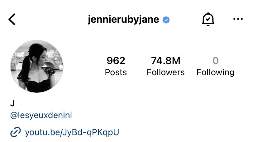 _jennieupdate's tweet photo. 📈 #JENNIE’s Instagram account has now surpassed 74.8 MILLION followers!

Please follow &amp; engage
🔗 https://t.co/mDr0Wq5XeW

#JENNIEKIM #제니 #BLACKPINK https://t.co/7a0WMV8kkG