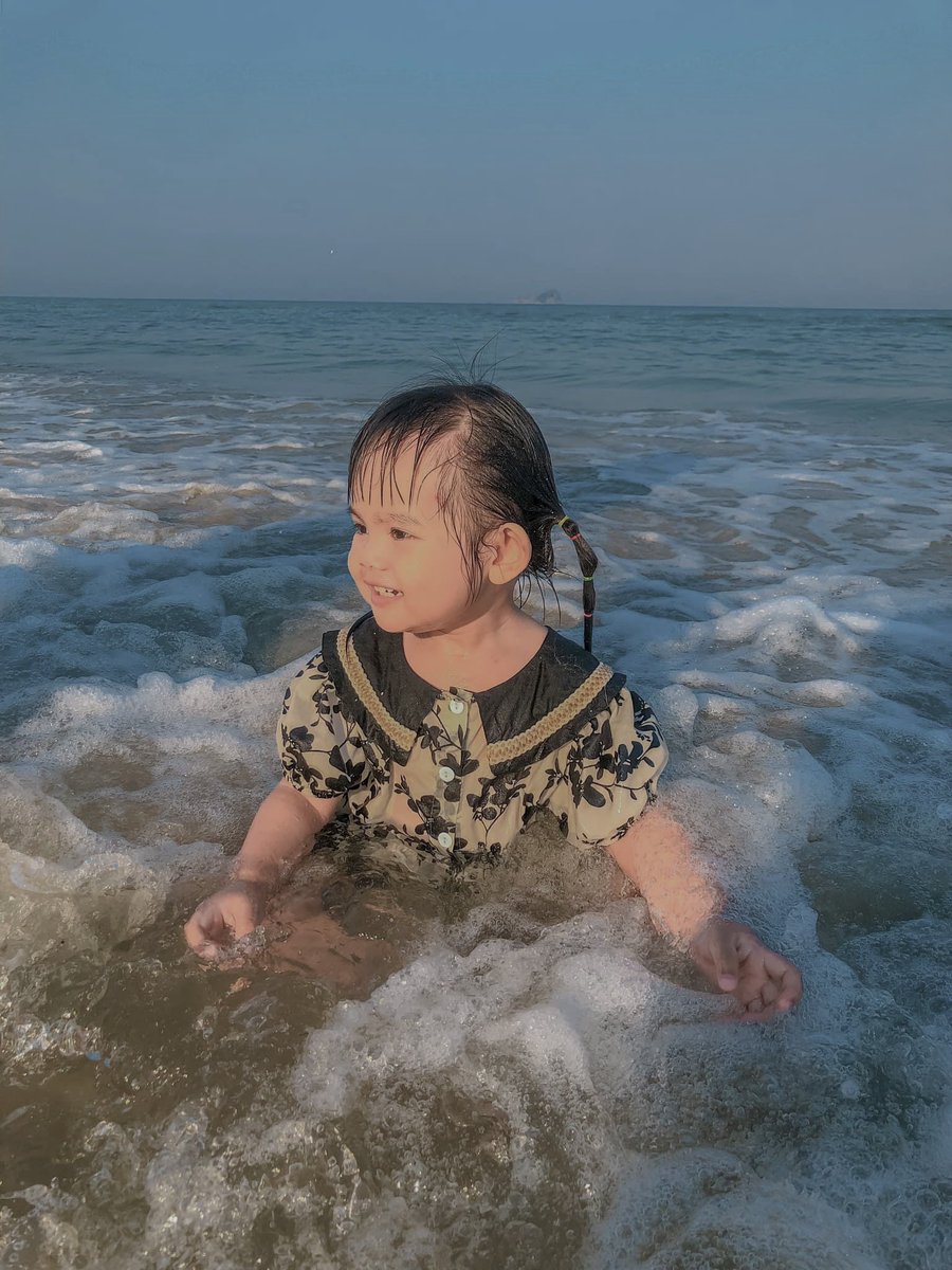 naomi9431's tweet image. ทะเลครั้งแรกของน้องแหมบ
ไม่มีกลัว วิ่งลงทั้งชุดที่ใส่มาเลย55 เห็นลินินชอบ ลินินสนุก ย่าหายเหนื่อยเลยยยย #Linin #เด็กดื้อของย่า