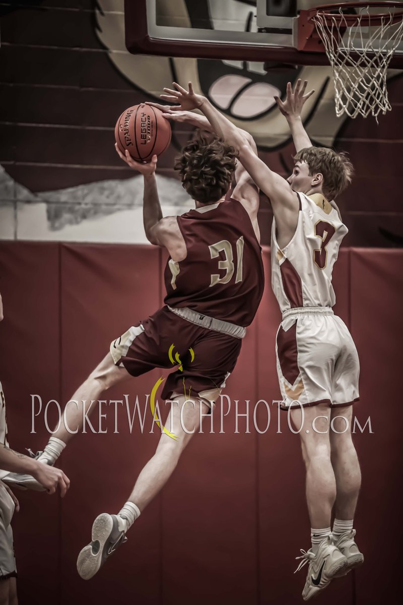 PocketWPhoto's tweet photo. Another week flies by... winter season is ticking down fast! Last night it was D-E on Chatfield's Court. The Game gallery is up! https://t.co/HODdJDTIBI
#boysbasketball #hoops #chatfieldgophers #deeagles #sportsphotography #minnesotaphotographer #pocketwatchphoto https://t.co/wiukwObuJs