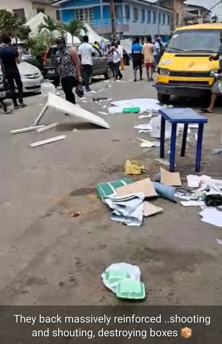 A polling unit in Surulere disrupted by thugs. Sent in by a colleague on the spot. This is sad. #NigeriaDecides