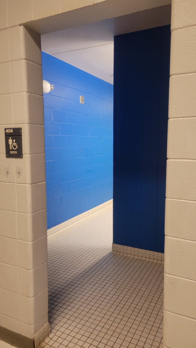 Things that make you go "Hmm..." 🤣 First stop at @EdcampEquity is the pink and blue bathrooms!