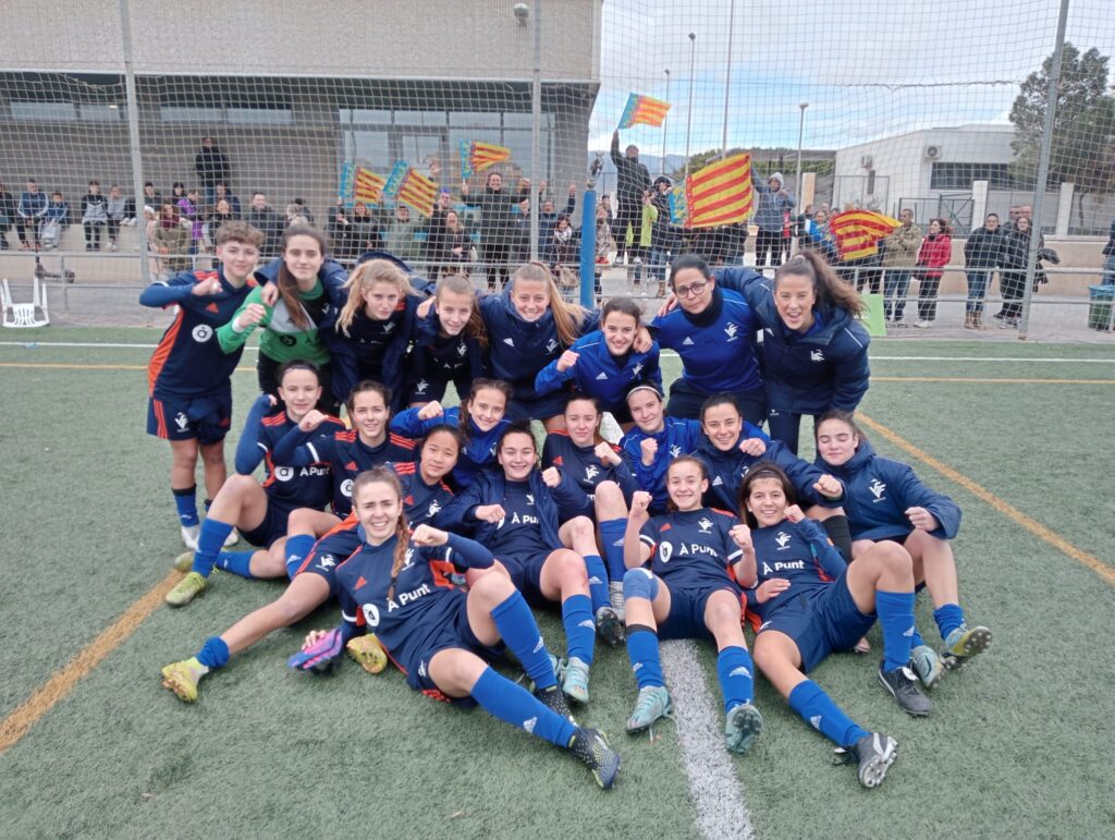 Victoria de la Selecció Valenta sub15 ante Illes Balears
#CampeonasSUB17RFEF #CampeonasSUB15RFEF #CNSA2023 #faseoro
valenciabase.com/victoria-de-la…