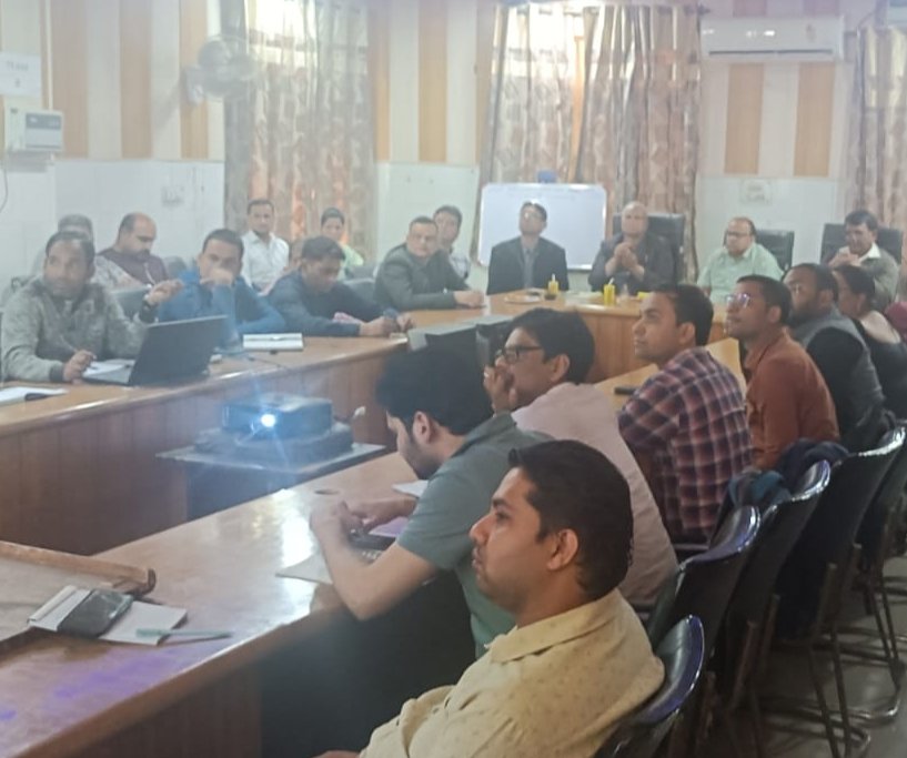 कार्यालय मुख्य चिकित्सा अधिकारी सभागार कक्ष में PMMVY की मासिक समीक्षा बैठक का आयोजन किया गया। बैठक के अध्यक्षता सीएमओ सर द्वारा की गई बैठक में ACMO, Dy. CMO,MS,DCPM,DPC,BPM, DPA,BCPM,BAM etc मौजूद रहे। <a href="/CmoBaghpat/">CMO Baghpat</a> <a href="/SIFPSA/">SIFPSA</a> <a href="/nhm_up/">NHM UP</a> <a href="/Rahulkumarpmmvy/">Rahul Kumar DPA</a>