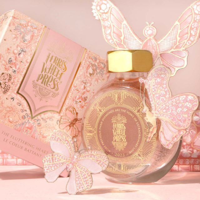 PaperTree5's tweet photo. FWP2023年Limitedシリーズ
Fluttering Heart 38ml & Ink Carriage 3/4発売!
今年のお色はとにかくかわいい💕💕💕インクキャリッジと合わせたら観覧車が完成するところも何ともたまりません✨
#ferriswheelpress #インク #calligraphyink #ガラスペン沼 #ガラスペン #つけペンインク #つけペン https://t.co/YbNZsLldtr