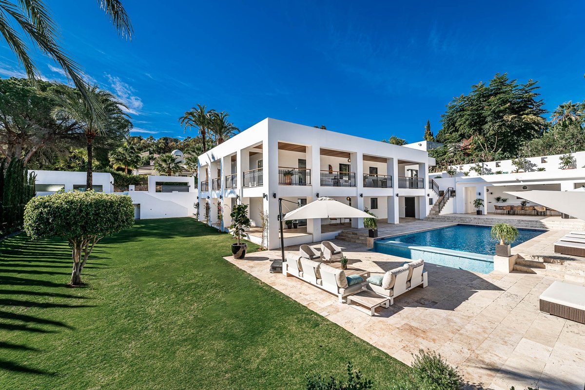 rentingmarbella's tweet photo. Luxury Holiday Villa Rental - Modern 5 bedroom front line golf villa - https://t.co/jbLFk6ZGdw #golfvilla #marbellavilla #puertobanus #costadelsol #luxuryvilla #luxurylife #villarental #holidayvilla #heatedpool #modernvilla #andalucia #marbella #holidayrentalvilla https://t.co/nIeaqPeapR