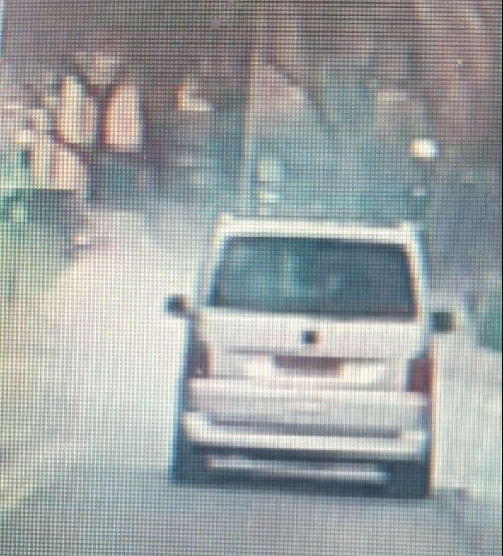 Second car seized today.  This time the driver knew he wasn't on the insurance but thought he could drive it to the mechanics because of the white smoke coming from the exhaust. It was recovered but not to the mechanics. Driver reported.   #T2TacOps #Insureitorloseit
