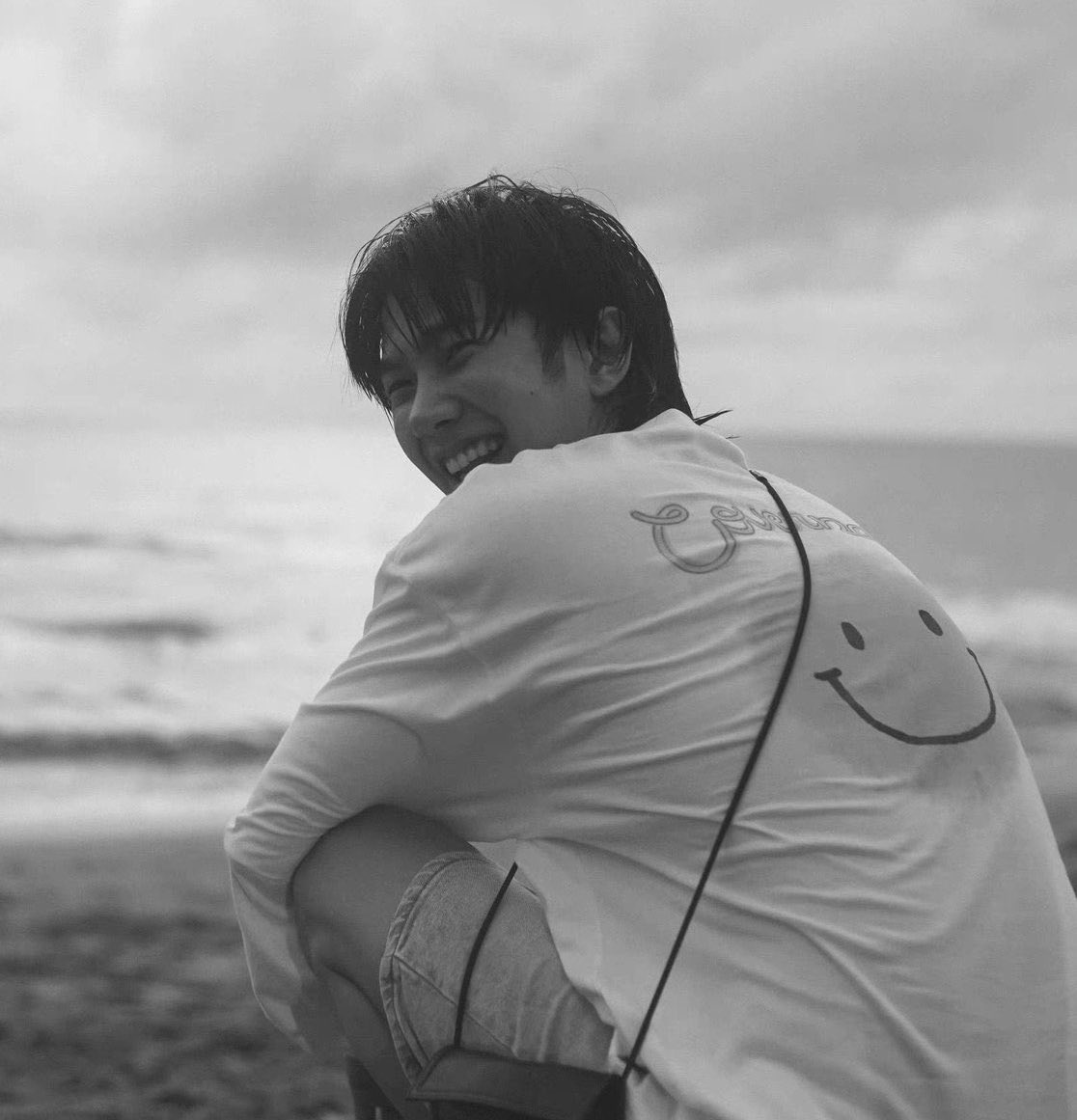 BP19941999's tweet photo. หน้าไทม์ไลน์เศร้าๆ มันก็จริงอยู่ที่บิวไม่ได้ฉลองความสำเร็จกับเพื่อน แต่ในอีกมุมนึง มันก็มีสิ่งที่บิวทำสำเร็จคือ บิวปลดล็อคตัวเองได้แล้ว บิวลุกขึ้นมาสู้ สิ่งนี้เป็นคงหนทางสุดท้ายที่จะทำให้บิวออกจากความทุกข์ที่บิวอยู่ บิวของพวกเรากล้าหาญมาก อย่าลืมดีใจไปกับบิวด้วยนะ #BuildJakapan https://t.co/vywVJavNqC