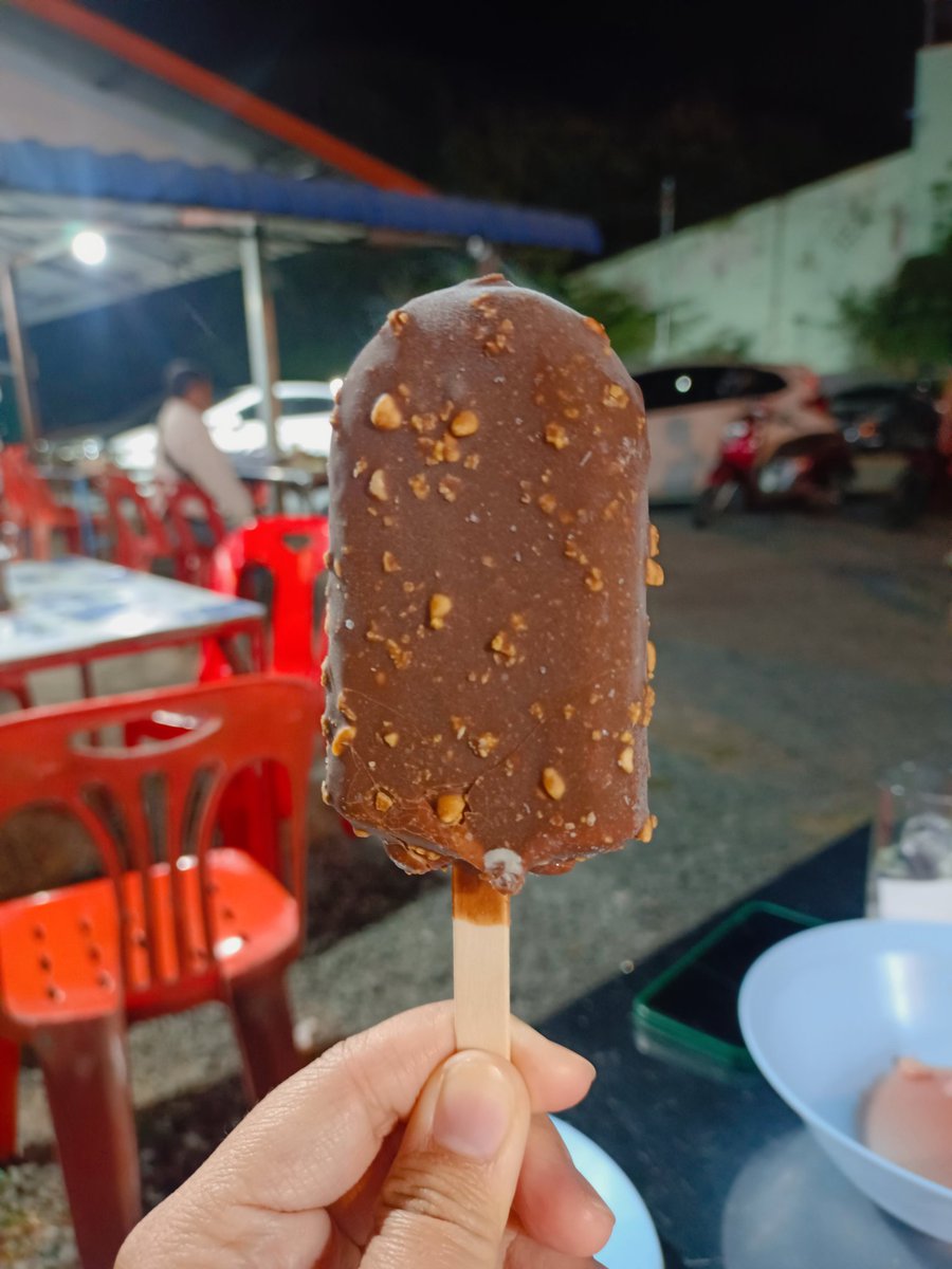 ชื่อ ผักบุ้ง นามสกุล กุ้งนาง tweet media