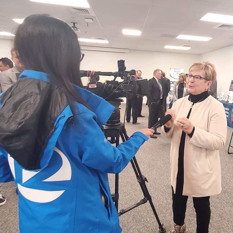 LilyWuKansas's tweet photo. STORIES OF THE WEEK 📺 include the news of 2,500+ jobs coming to the Greater Wichita area when @IntegraTechInc builds its new facility in Bel Aire.
➡️ https://t.co/xc54i7xndm
➡️ https://t.co/UYziLDdrAU
#WorkWithWu #BuildingYou #12News #JobOfTheDay https://t.co/pqUoknsrKo