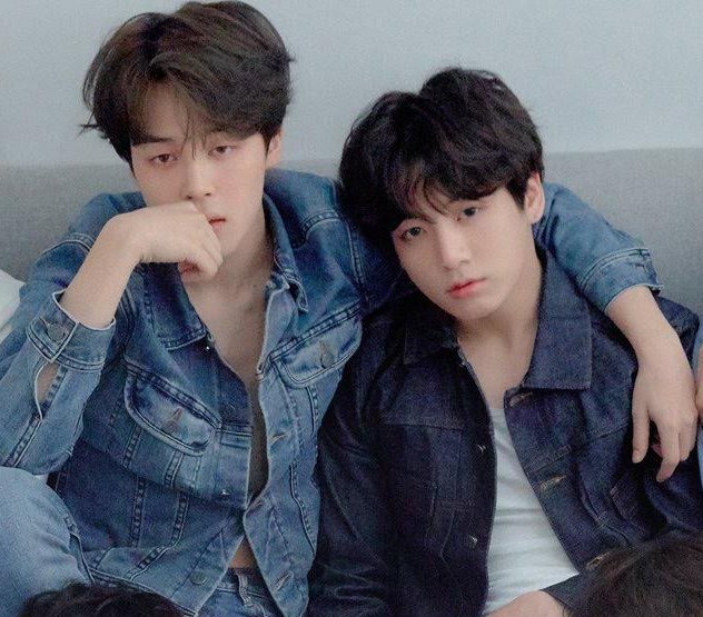 nnthaisub's tweet photo. พี่จีมินพกกระต่า���มาด้วยหรอคะ🤭
#jikook #minkook #JMTOP https://t.co/m3hzb3NZKy
