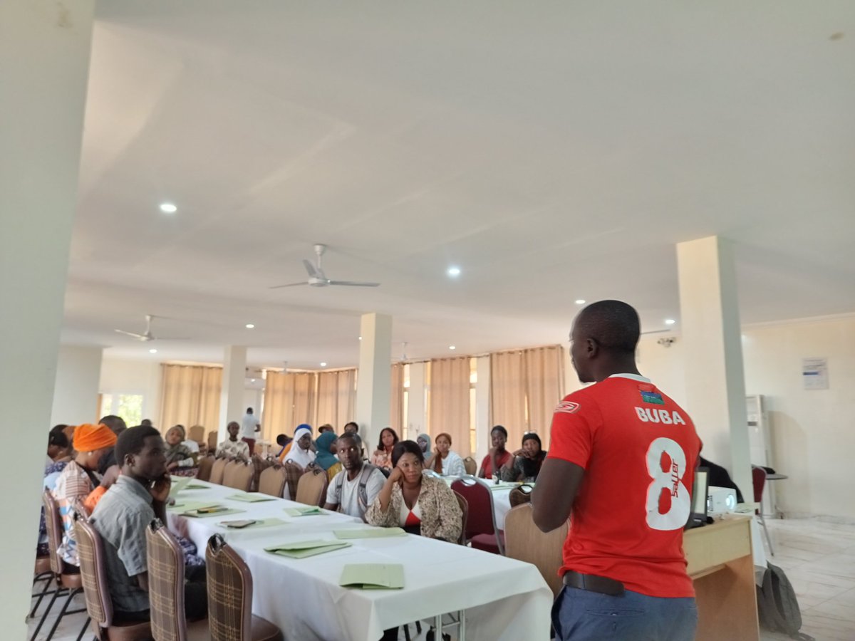 GYCCGambia's tweet photo. Happening now is the @ITCnews funded B2B & Networking event implemented by @GYCCGambia. The event brought together 50 businesses for a day-long network building & partnership creation for diff. sectors. This is one way to help our entrepreneurs to grow. #Yournetwork #Networth https://t.co/0WIazIY5CV