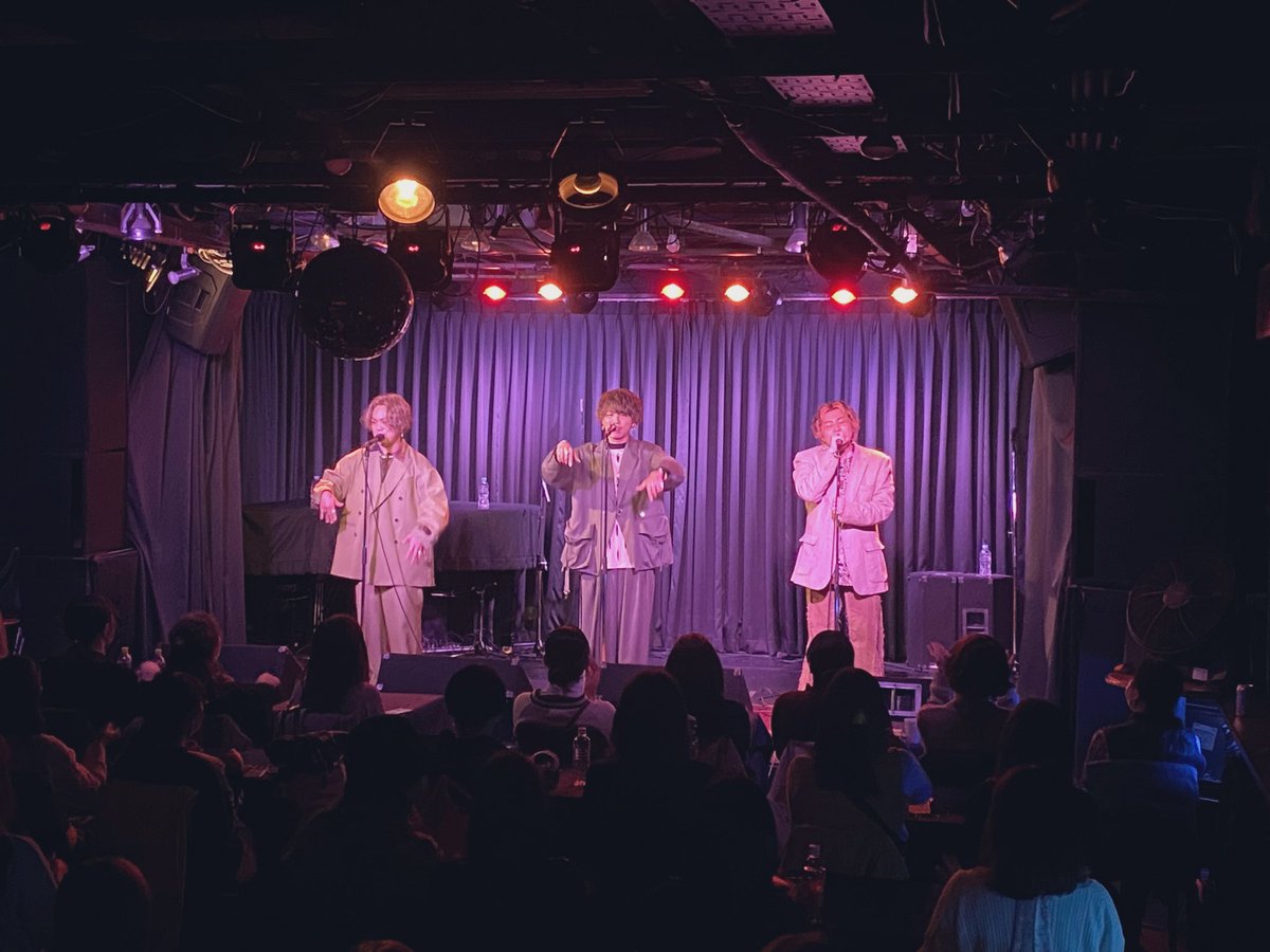 SPN__official's tweet photo. 本日はSynphony×STAYG 2MAN LIVE📣
ありがとうございました!
STYGさんと一緒に音楽出来て
凄く幸せでした🤝
本当にありがとうございました!
明日は梅田駅にて
15:00〜18:00でストリートライブです!
沢山お待ちしてます🙌
#Synphony #STYG https://t.co/t4l6WkeMrk