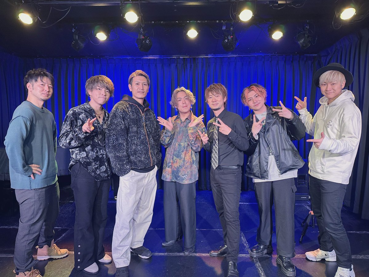 SPN__official's tweet photo. 本日はSynphony×STAYG 2MAN LIVE📣
ありがとうございました!
STYGさんと一緒に音楽出来て
凄く幸せでした🤝
本当にありがとうございました!
明日は梅田駅にて
15:00〜18:00でストリートライブです!
沢山お待ちしてます🙌
#Synphony #STYG https://t.co/t4l6WkeMrk