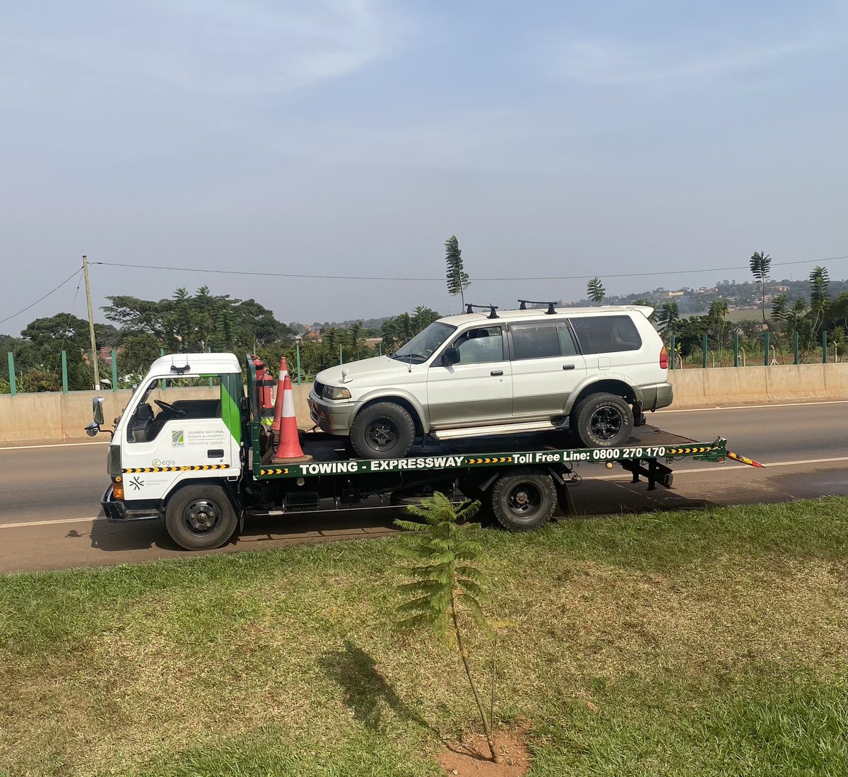 All towing services from the expressway to any of the three holding grounds in either Busega, Kajjansi or Mpala are free of charge. Don’t hesitate to call our toll free number on 0800270170 in case of any emergency. #TuukaBulungi