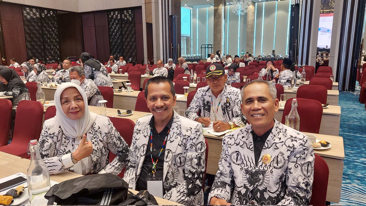 PBPGRI_OFFICIAL's tweet photo. Selesai sudah Konferensi Kerja Nasional IV PGRI yg dilaksanakan di Samarinda, diskusi panjang menghasilkan beberapa keputusan bagi organisasi.

#PGRI https://t.co/7R8Y4vacpH