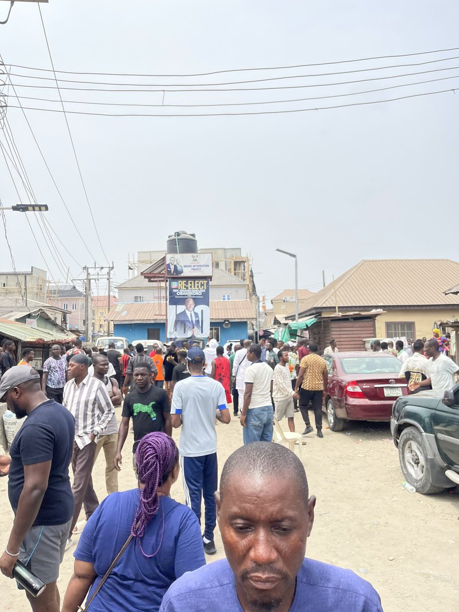 JosephOnuorah's tweet photo. APC thugs have smashed ballot boxes, destroyed ballot papers in Igbokusu near Jakande and Ikate Lekki Lagos state!!! 

Tinubu is a COWARD. Such a shame that he knows Lagosians do not want him. 

Army came a bit late but they are now protecting one unit. https://t.co/EbMEZNwbmC