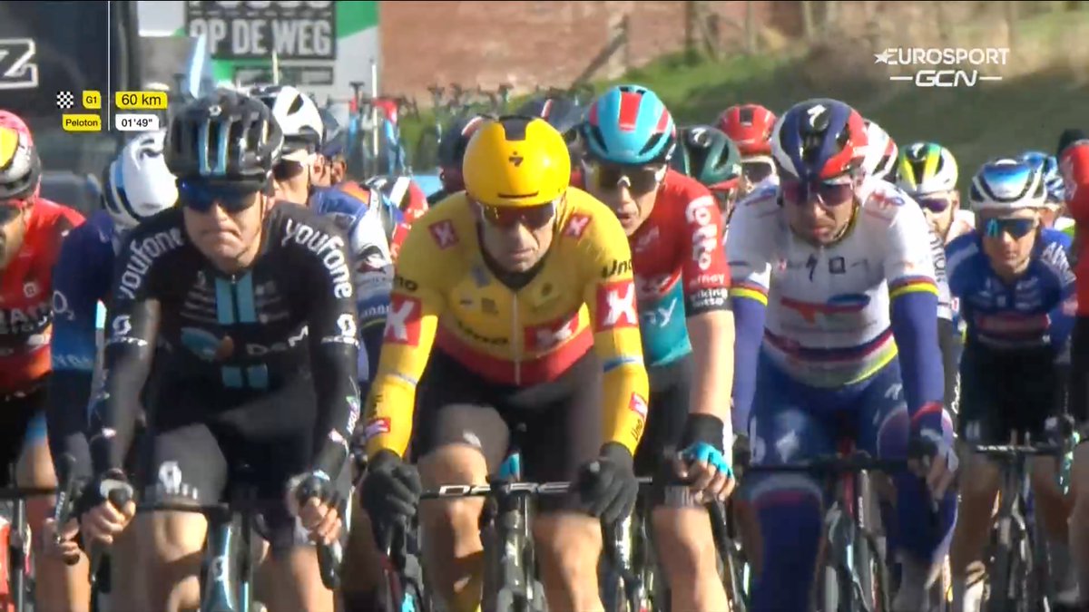 6️⃣0️⃣km to go and things have calmed down for now, with the counter attackers caught. @seanf1ynn is keeping the guys towards the front of the bunch which trails the break by 1'49'.👌🏻 #OHN23