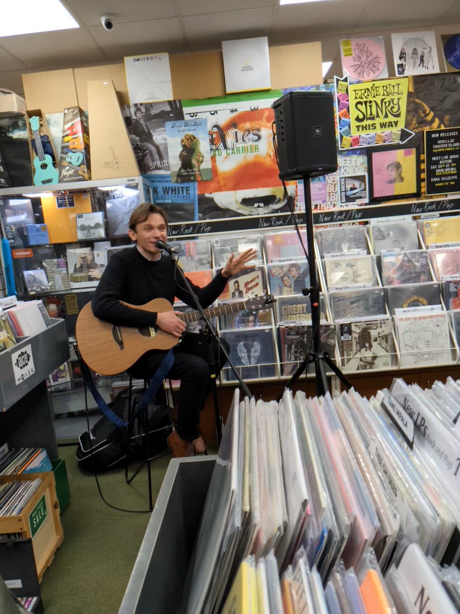 edprice7's tweet photo. Lovely set from David Brewis @fieldmusicmusic at @DavidsMusicLGC new album sounds👌 https://t.co/foRjR7NctN