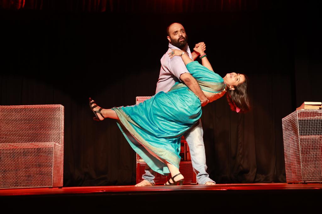 HinduLitforLife's tweet photo. Director and Theatre actor @nikhilakesavan and Sarvesh Sridhar enthrals audience in Dear Omana: Notes on how to be a literary sensation. https://t.co/TUcHUElrHg