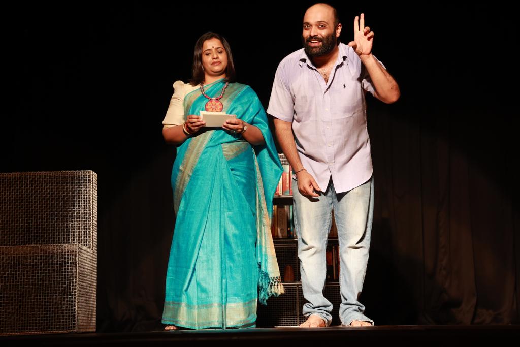 HinduLitforLife's tweet photo. Director and Theatre actor @nikhilakesavan and Sarvesh Sridhar enthrals audience in Dear Omana: Notes on how to be a literary sensation. https://t.co/TUcHUElrHg