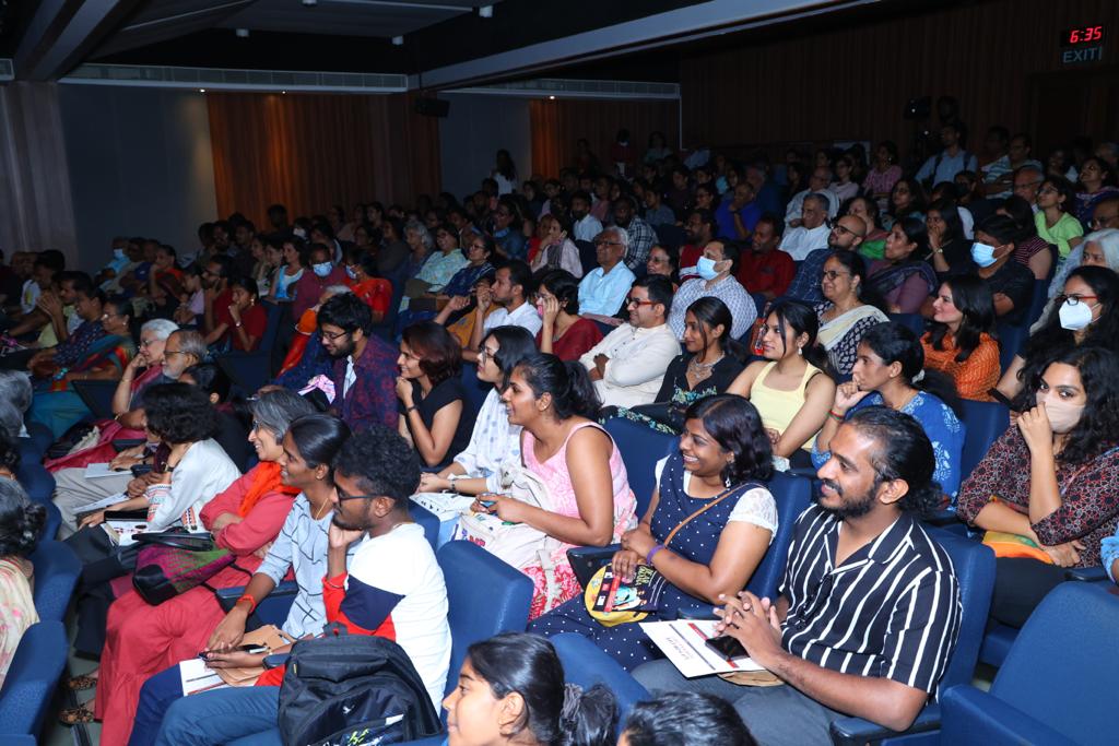 HinduLitforLife's tweet photo. Director and Theatre actor @nikhilakesavan and Sarvesh Sridhar enthrals audience in Dear Omana: Notes on how to be a literary sensation. https://t.co/TUcHUElrHg