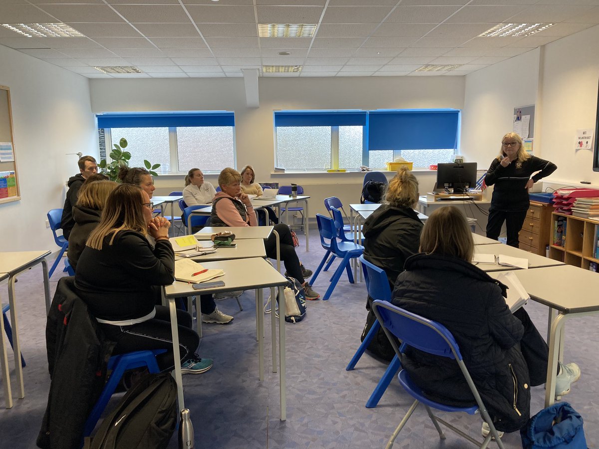 Lovely to work alongside Bernie Palmer again at the Netball South West conference. Game Management is always a great conversation topic <a href="/NetballSW/">Netball South West 🏐</a> #NSWConf